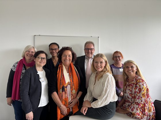 Treffen mit den schulpolitischen Sprecherinnen der Regierungsfraktionen und Gemeinsam Leben und Lernen Düsseldorf e.V. und mittendrin e.V.