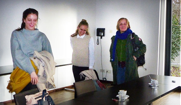 Foto vom Besuch Frau Lena Teschlade, Landtagsabgeordnete der SPD und Frau Eva-Maria Thoms eines Ausbildungsbetriebes